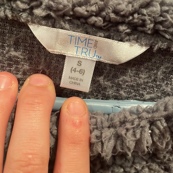 Christmas Kitten Snowman Fuzzy Top - Picture 2 of 2